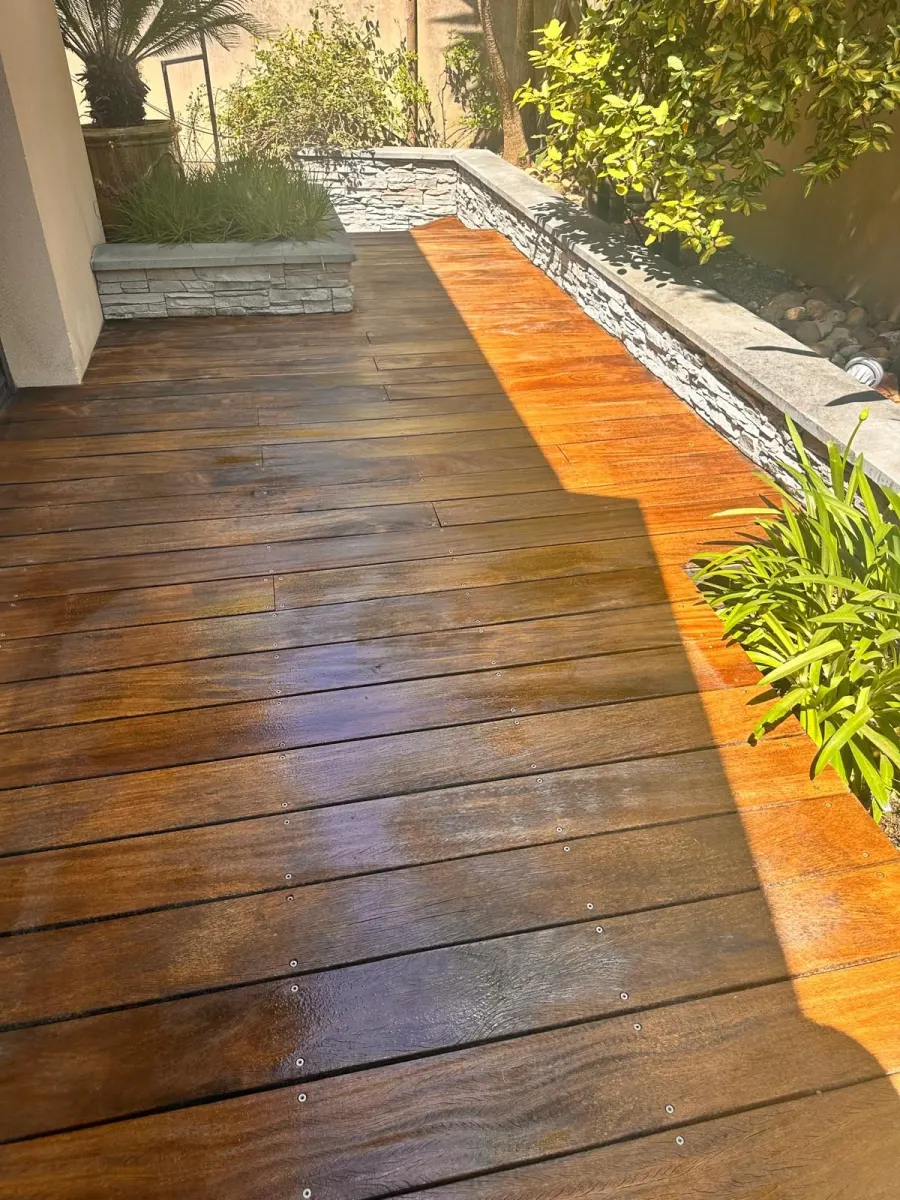 Nettoyage de terrasse en pierre naturelle à Pézenas